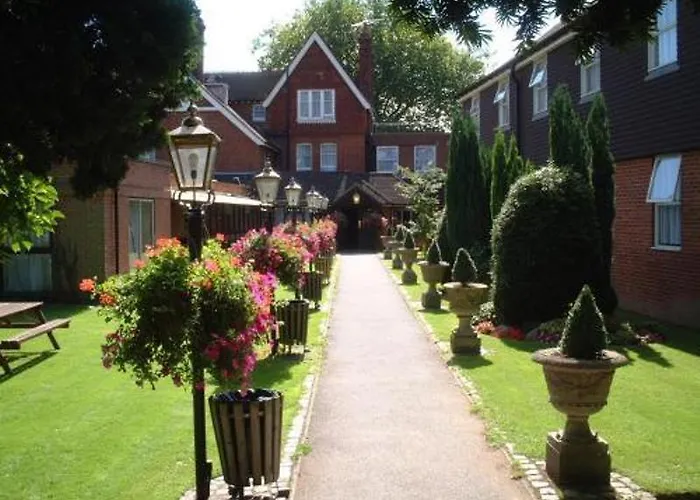 Explore Budget-Friendly Accommodation Options with Our Guide to Cheap Hotels in Canterbury