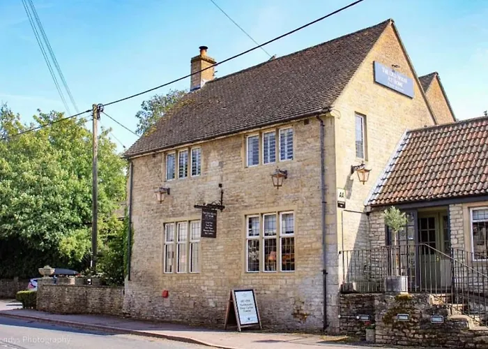 Dog Friendly Hotels in Castle Combe: Where to Stay with Your Furry Friend