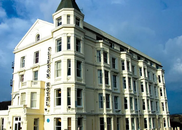 Discover the Perfect Family-Friendly Hotels with Family Rooms in Scarborough