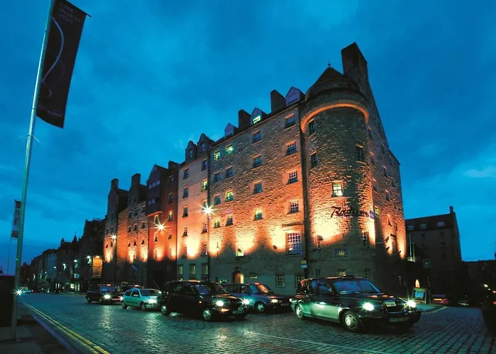 Uncover the Charm of Hotels in Edinburgh City Center